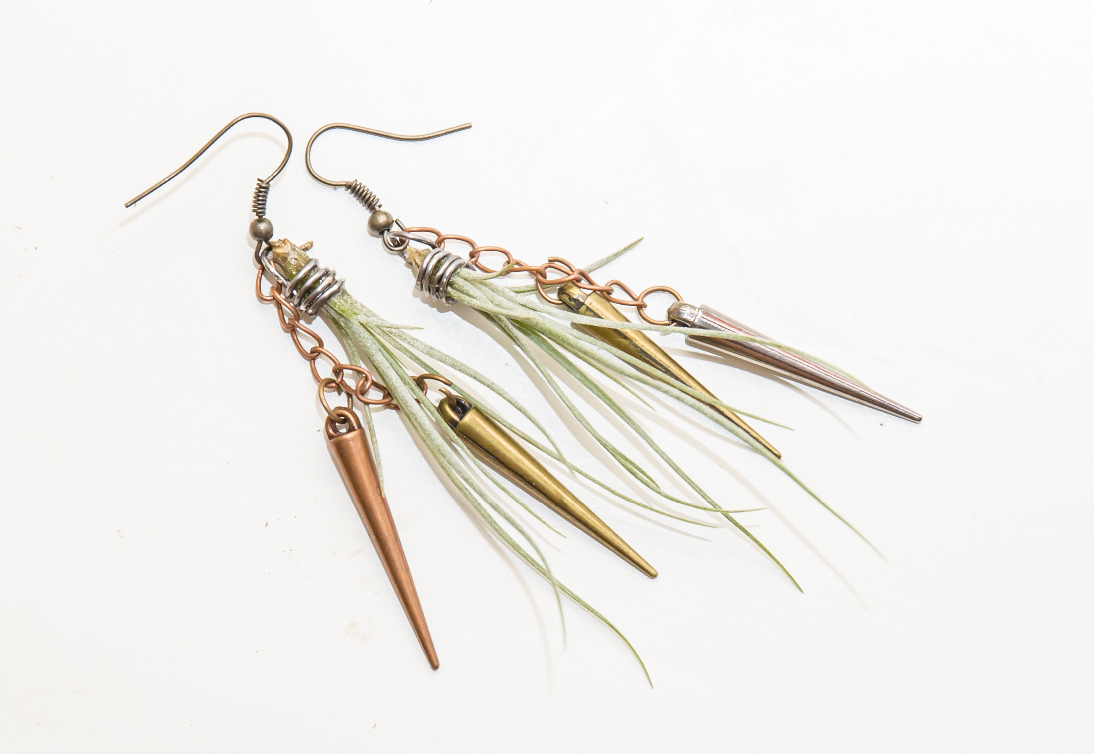 Living air plant jewelry by Easy Growin Designs